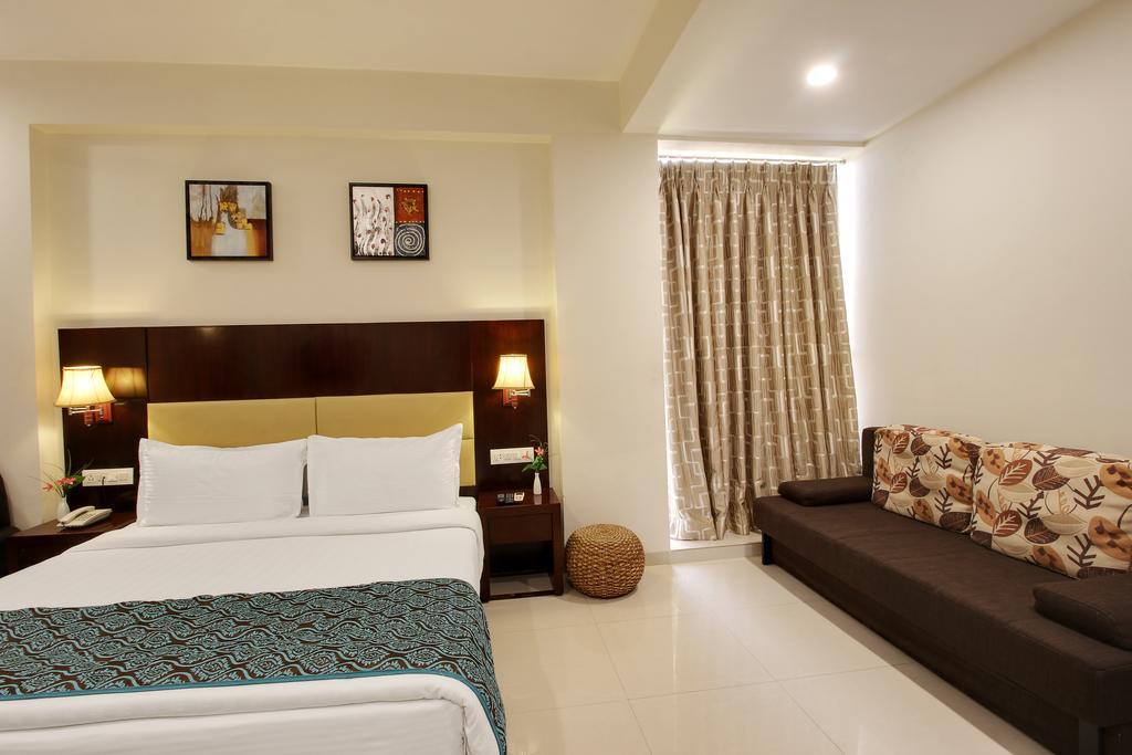Hotel Sai Jashan Shirdi - Where Blessings & Comfort Meet מראה חיצוני תמונה