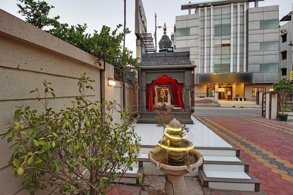 Hotel Sai Jashan Shirdi - Where Blessings & Comfort Meet מראה חיצוני תמונה
