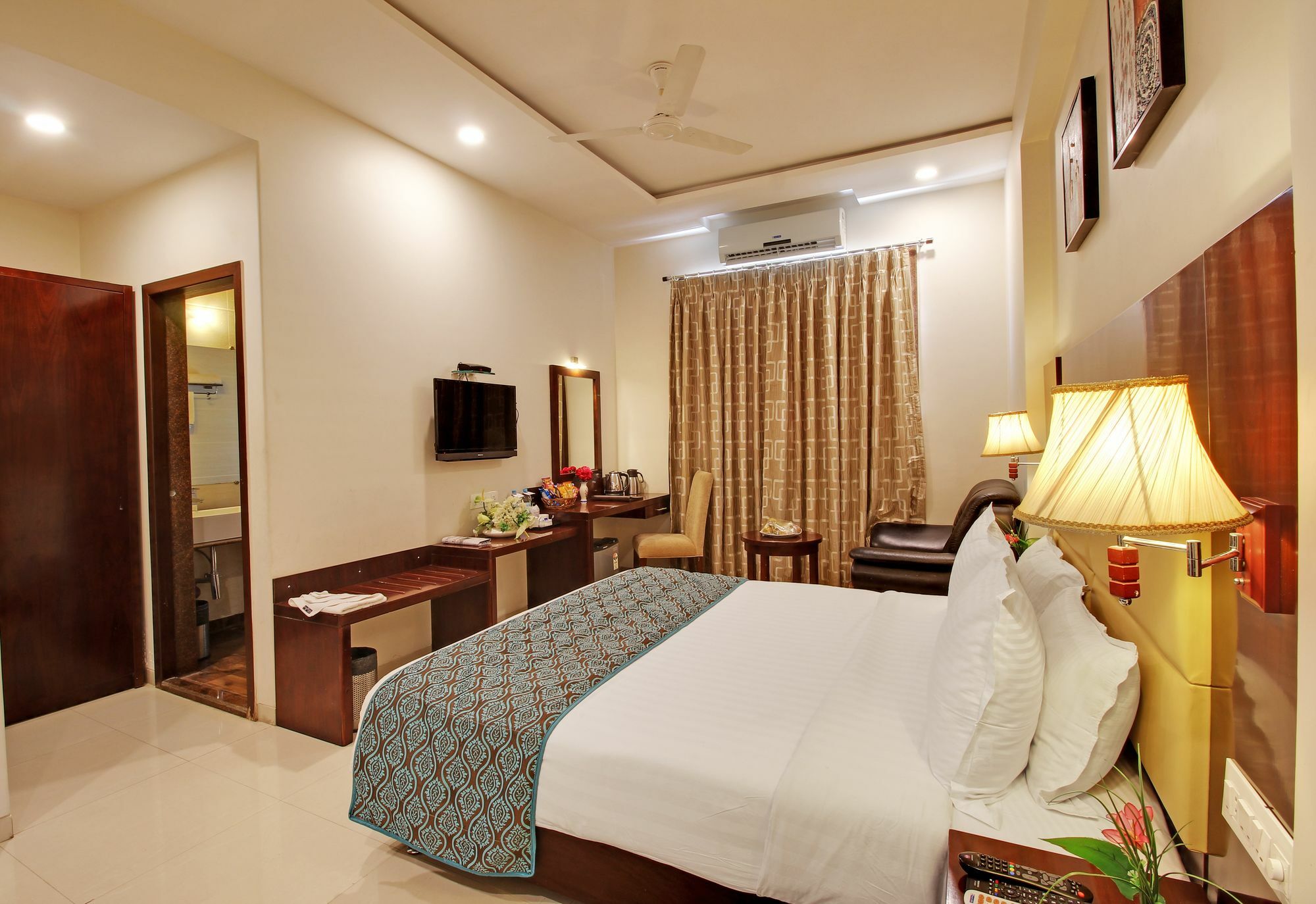 Hotel Sai Jashan Shirdi - Where Blessings & Comfort Meet מראה חיצוני תמונה